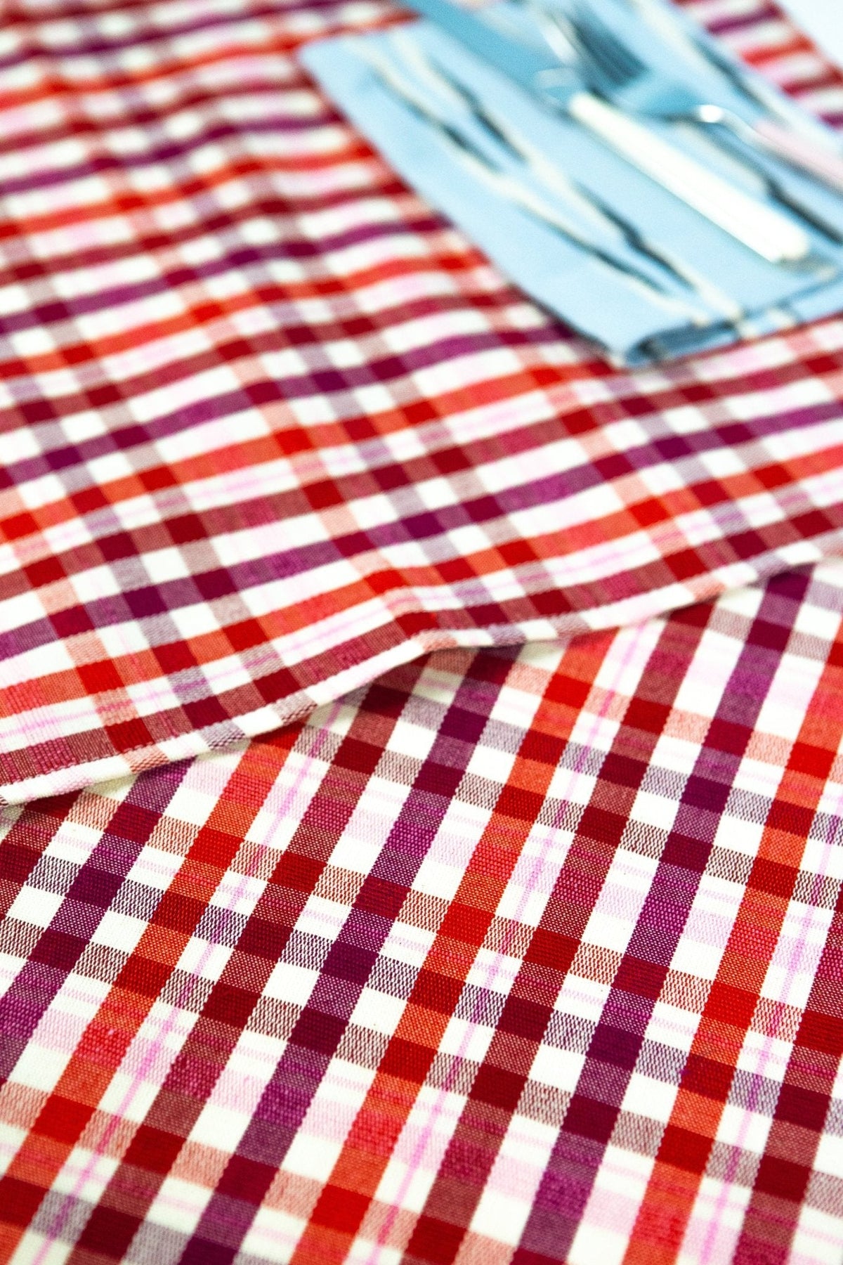 Noel Plaid Runner